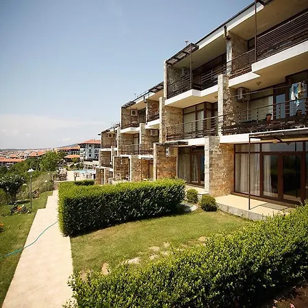 Sea View Apartment *